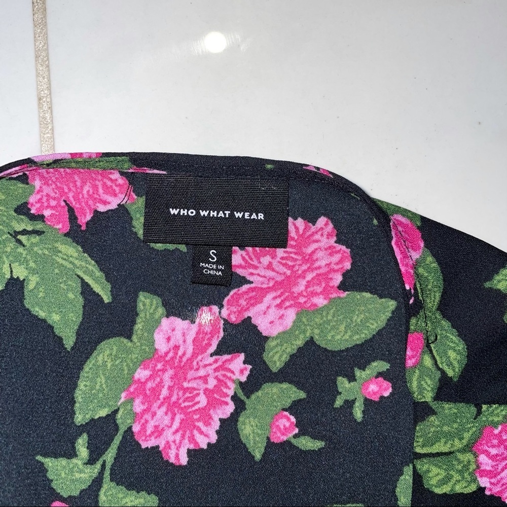 Who What Wear Black Pink Rose Wrap Top - Picture 4 of 6